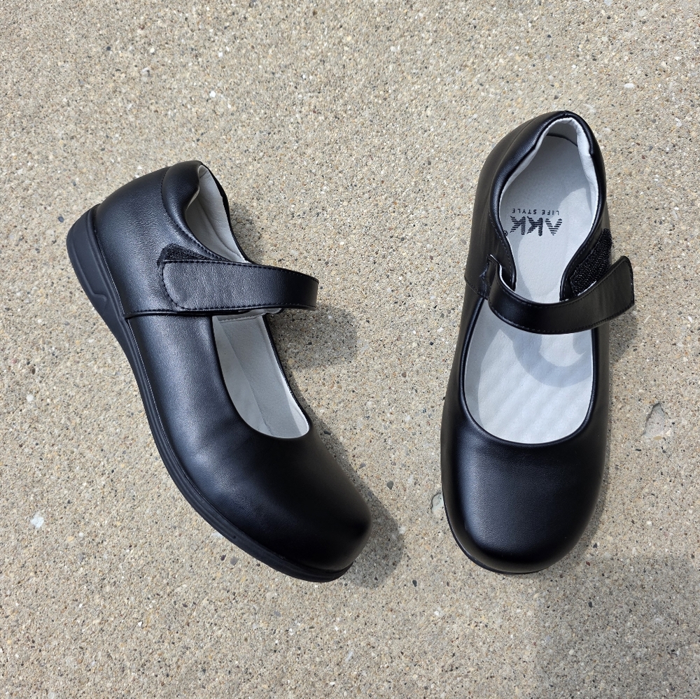 Women's Mary Jane Uniform Dress Shoe Black Leather Sz 37/6